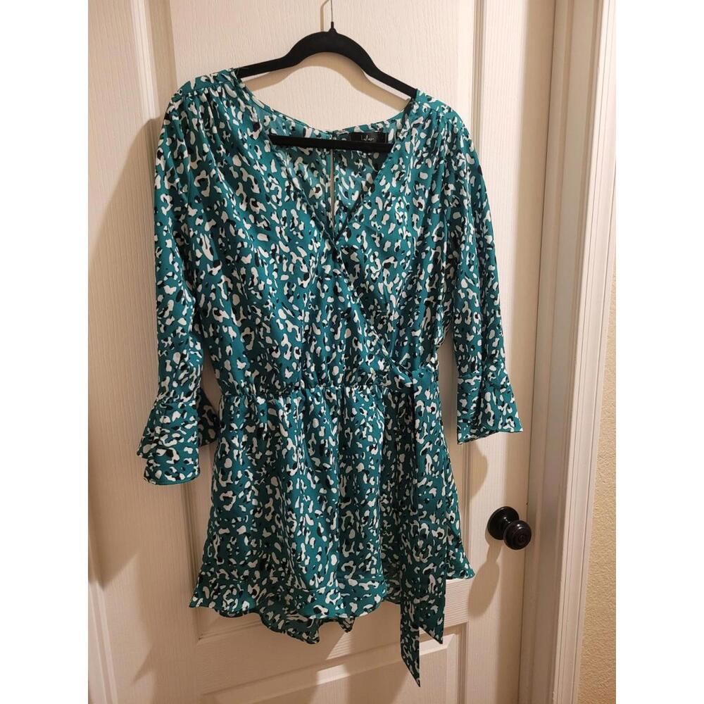 Lulus Green Patterned Short Romper With Pockets And Waist Tie Detail Size L